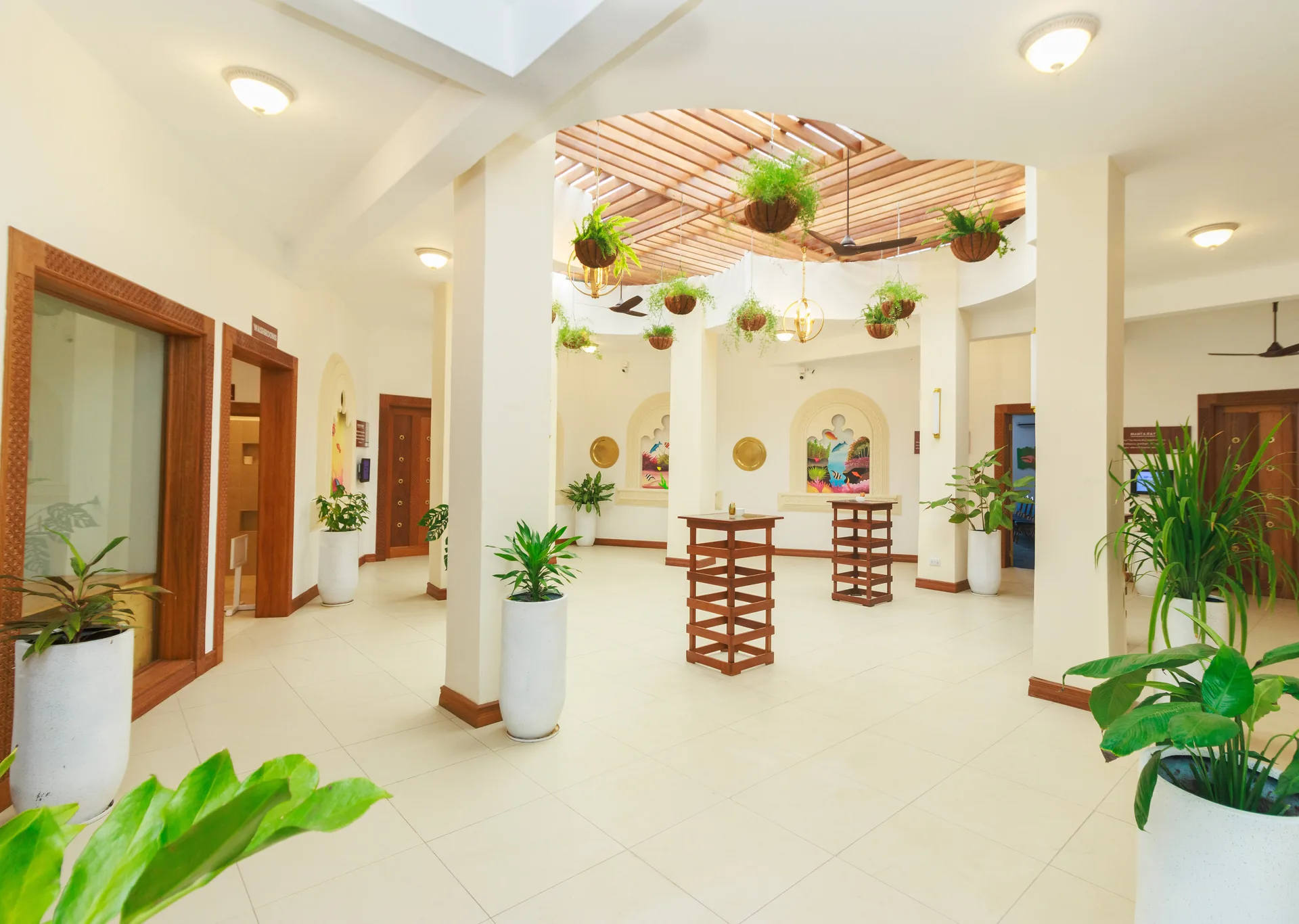 Ocean Bay Hotel — interior rotunda