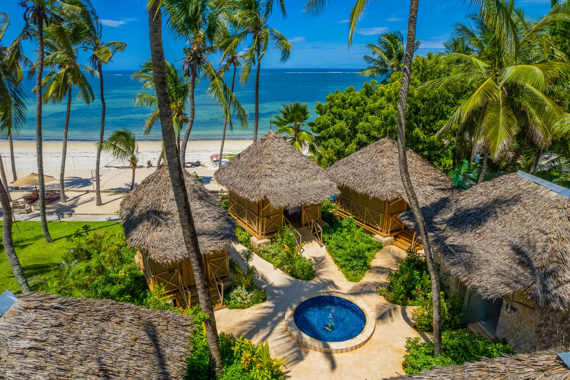 Uzuri Spa beach bungalows — Diani
